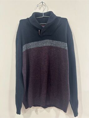 Men's Turtleneck Colorblock Sweater in Black and Burgundy